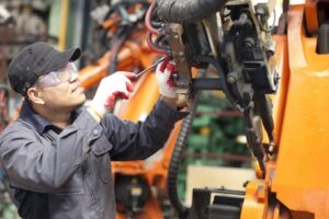 How to Become an Industrial Maintenance Technician 